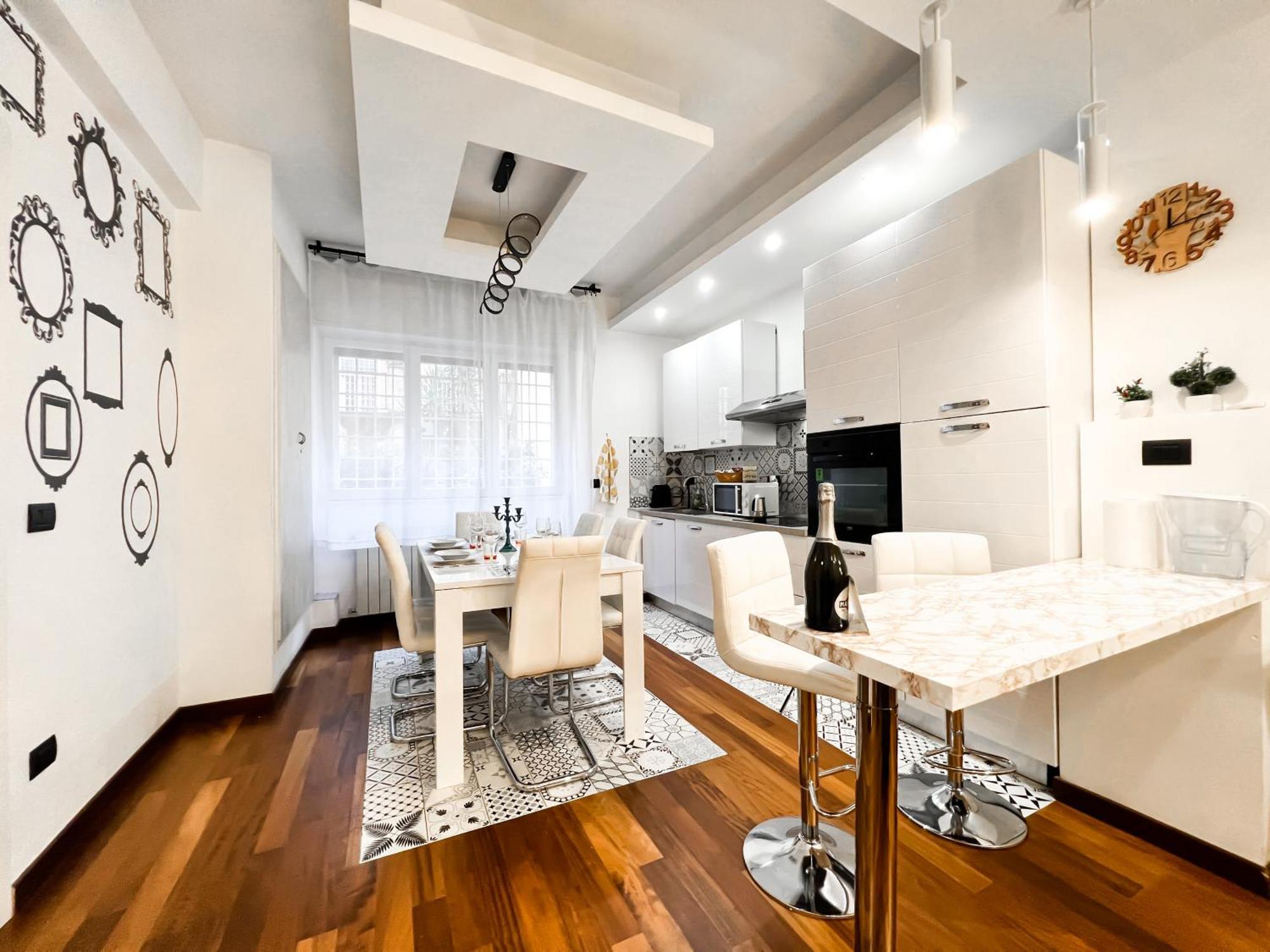 Unique House - 3 Bedrooms & 2 Bathrooms With 4 Beds - 100 Meters To The Metro A Рим Экстерьер фото